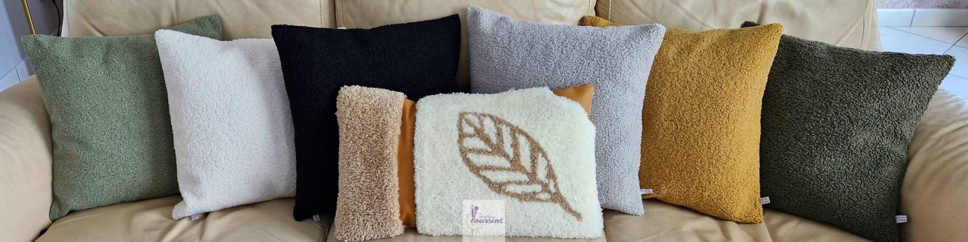 coussin artisanal en tissu à bouclette uni les ptits coussins