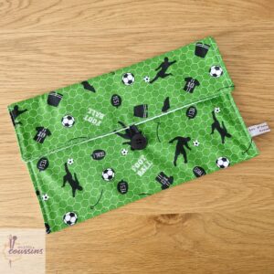 pochette range serviette de table motifs football pour la cantine ou la maison les ptits coussins
