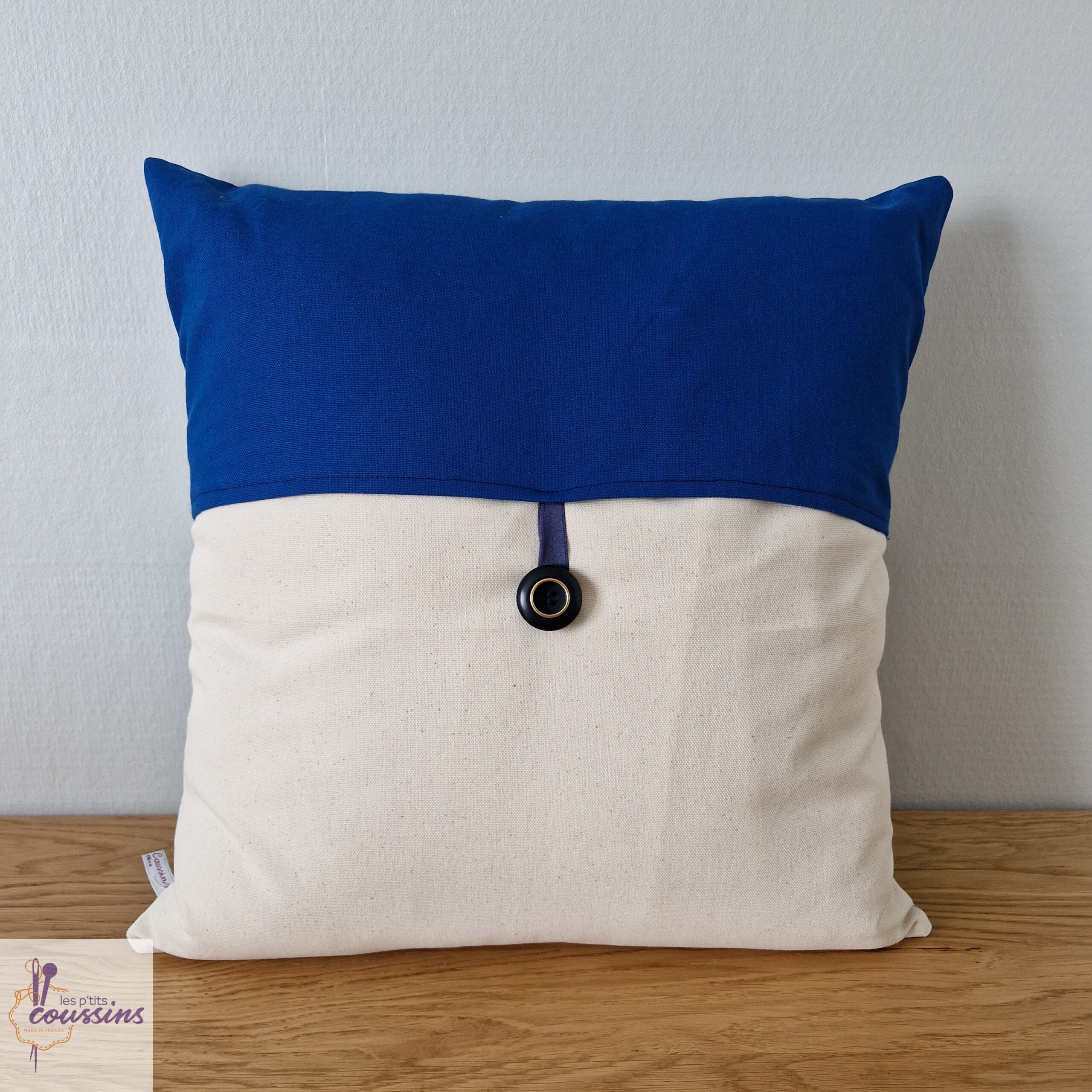 Coussin paysage marin d'un phare et de la mer – Image 4