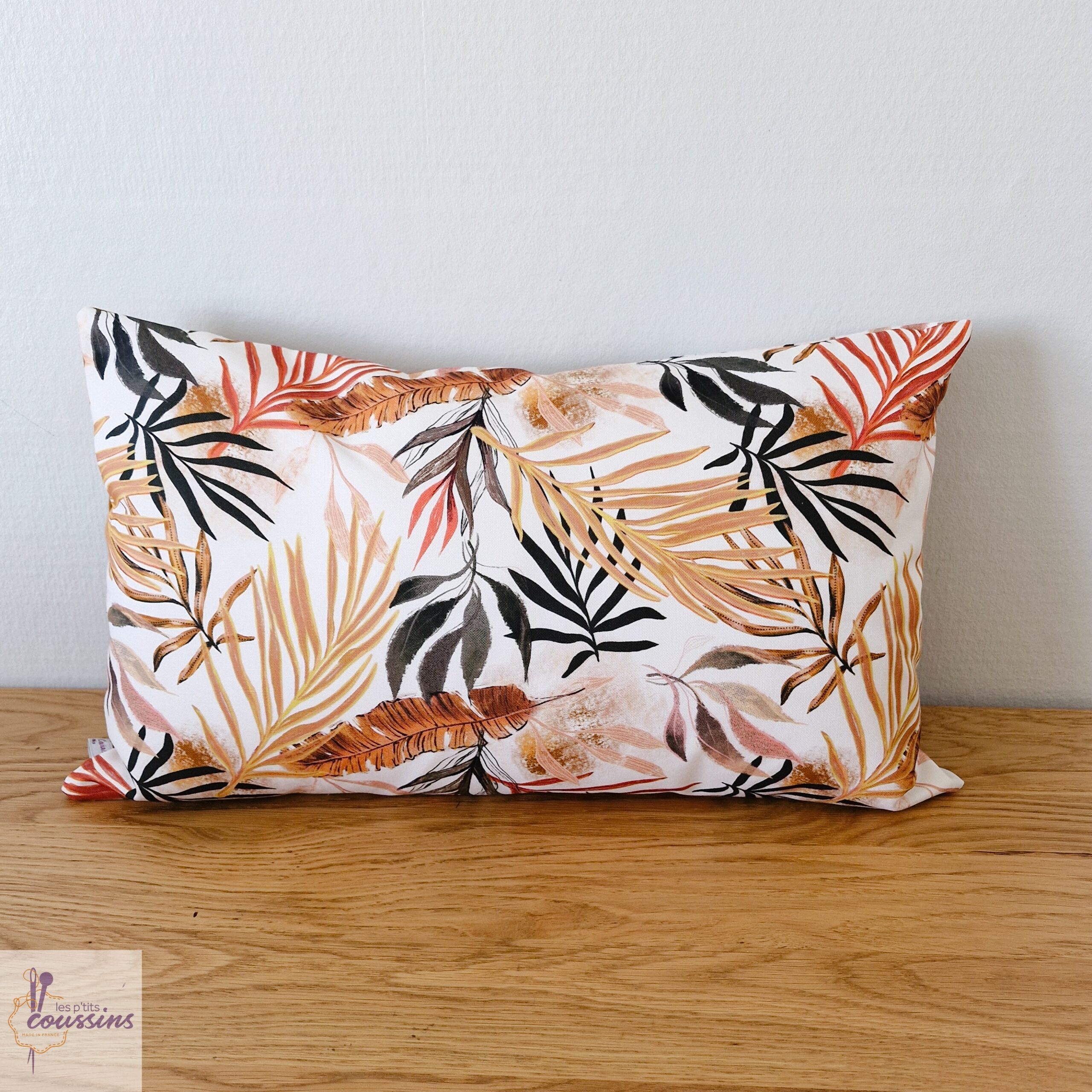 coussin rectangulaire aux motifs de feuillages d'automne les ptits coussins