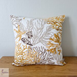 coussin motifs marins coraux et coquillages jaune moutarde les ptits coussins