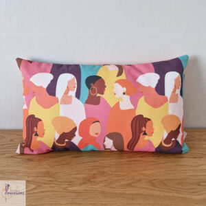 coussin aux motifs de femmes modernes les ptits coussins