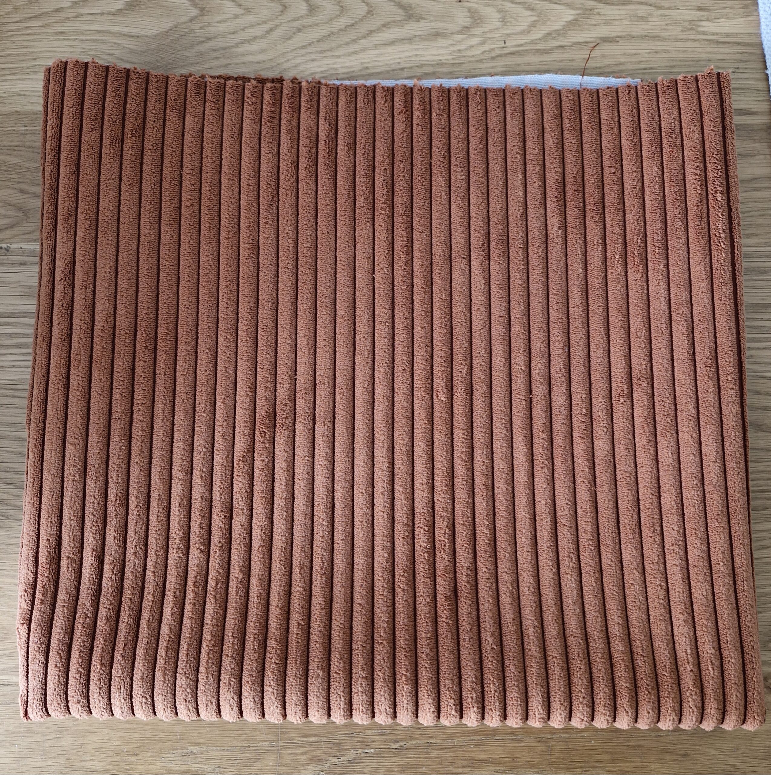 velours côtelé terracotta les ptits coussins