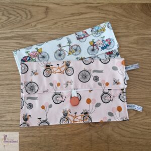 pochette range serviette de table motifs fille de vélo les ptits coussins
