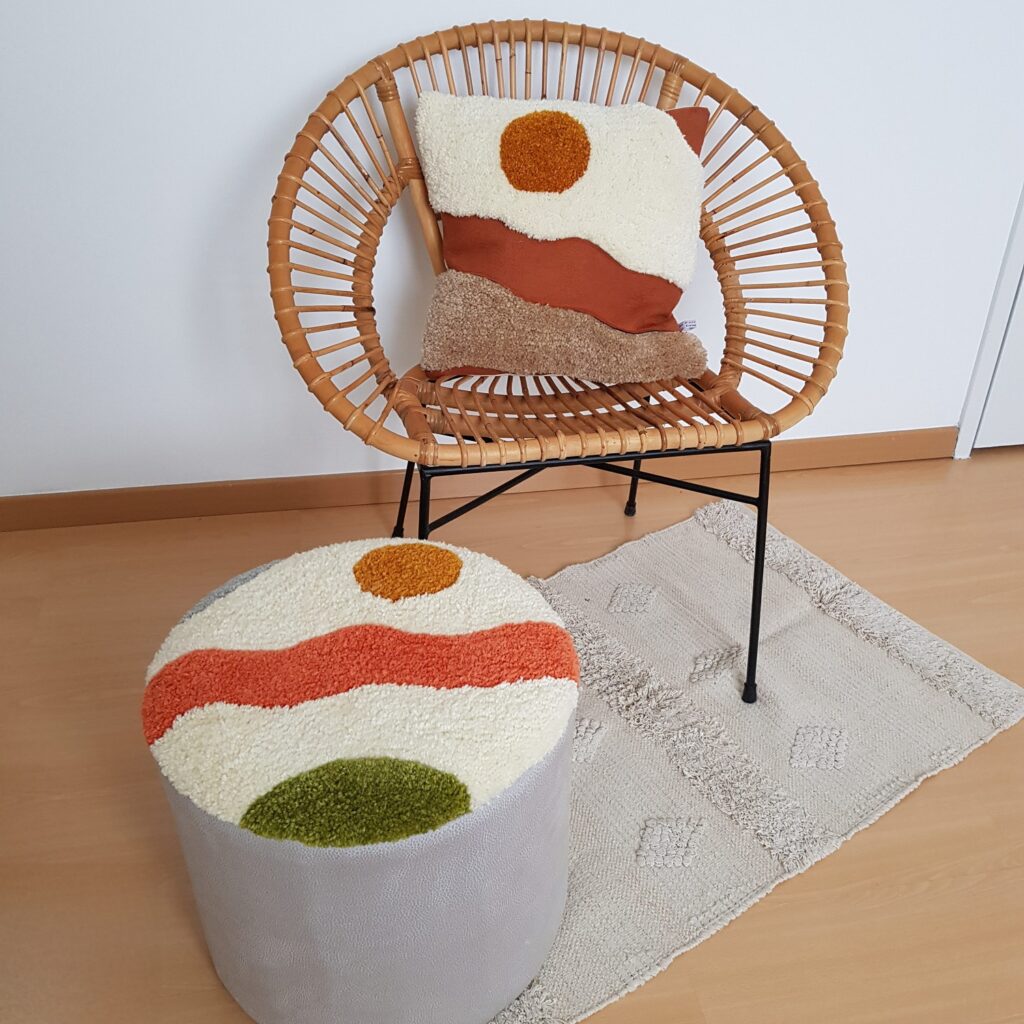 coussin et pouf en tufting et simili cuir créations artisanales française par Les Ptits Coussins
