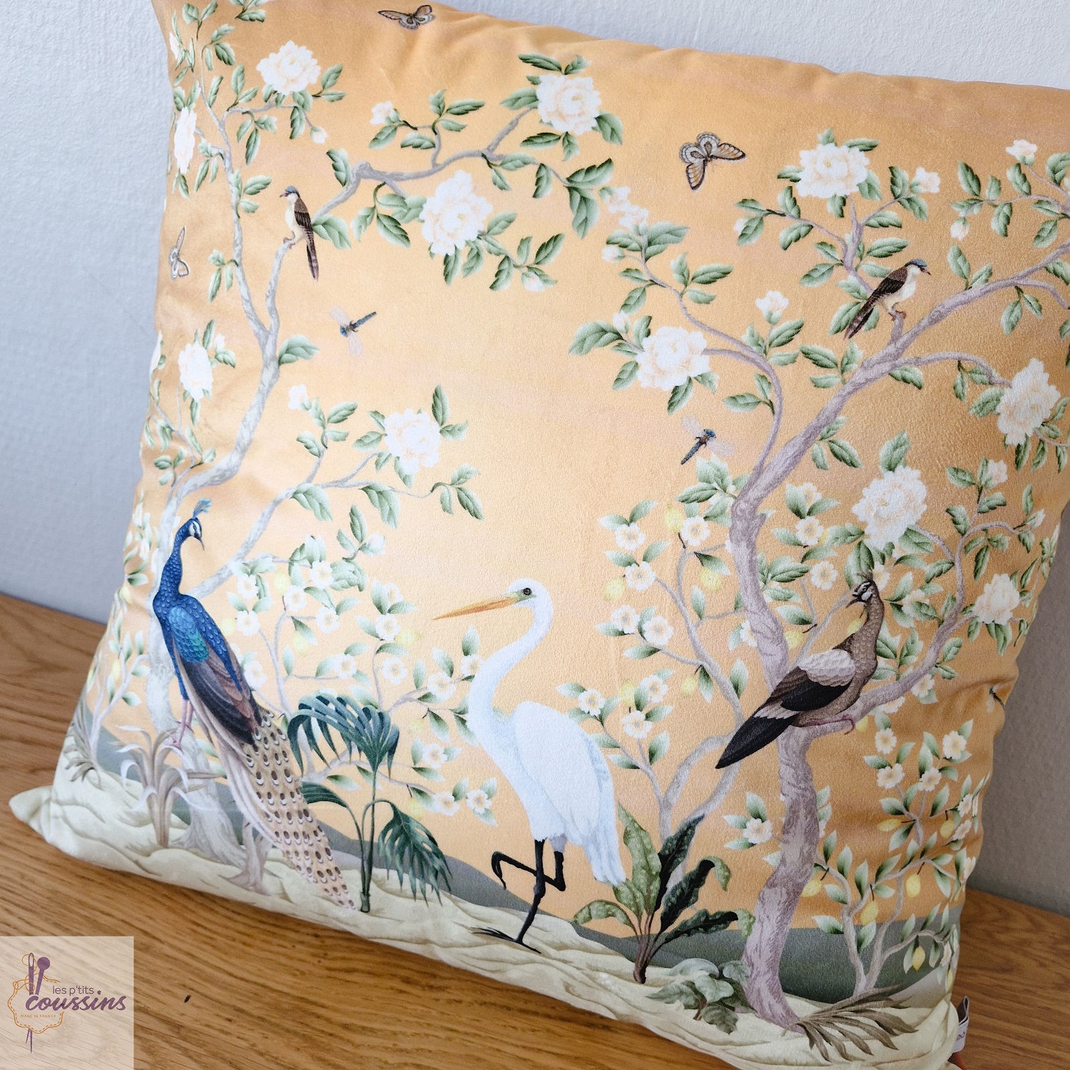 coussin velours motifs oiseaux et fleurs les ptits coussins