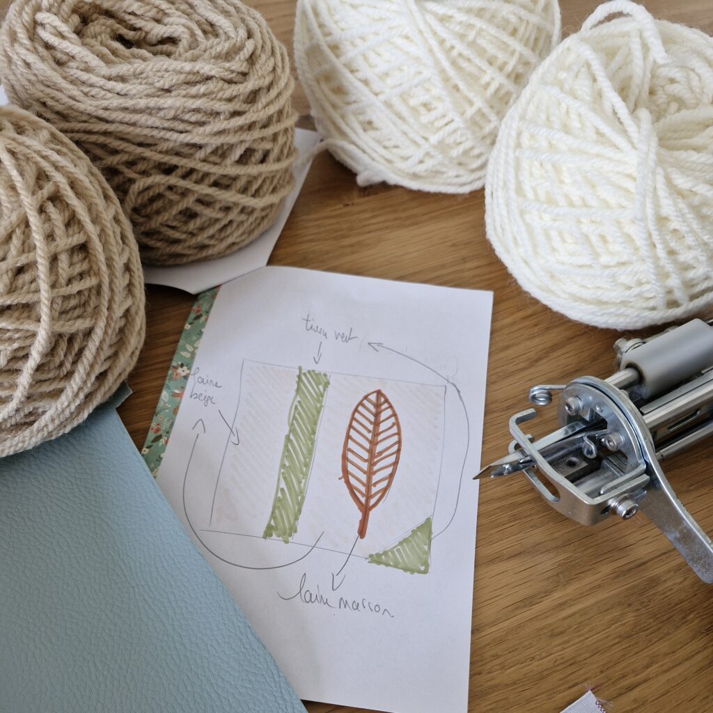 création en tufting et simili cuir par Les Ptits Coussins