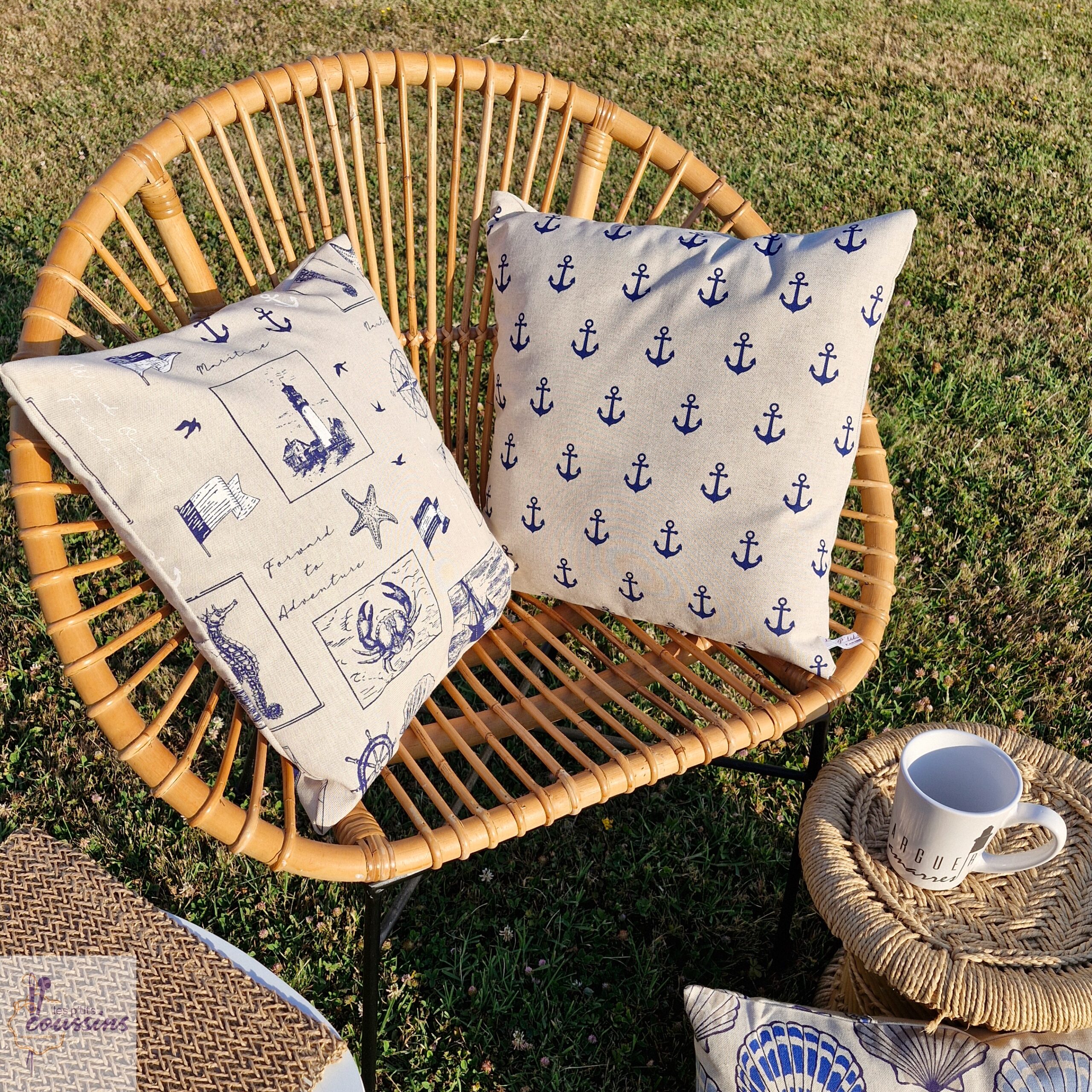coussin aux motifs marins en bleu marine et lin les ptits coussins