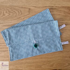 pochette range serviette de table pour enfant personnalisable motifs géométriques verts les ptits coussins