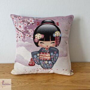 coussin motifs kokeshi et fleurs de cerisier japonais les ptits coussins