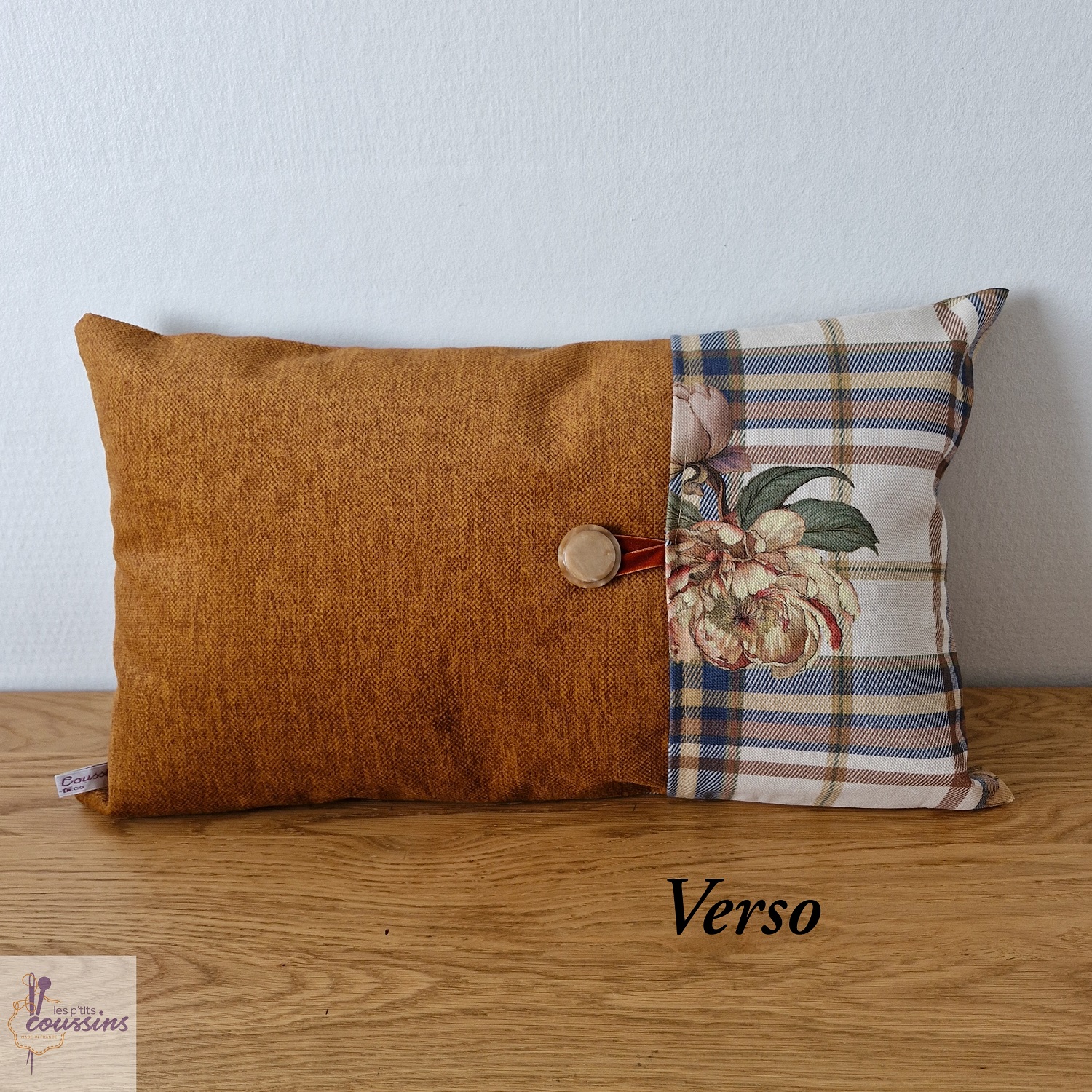coussin rectangulaire motifs original de carreaux et fleurs les ptits coussins