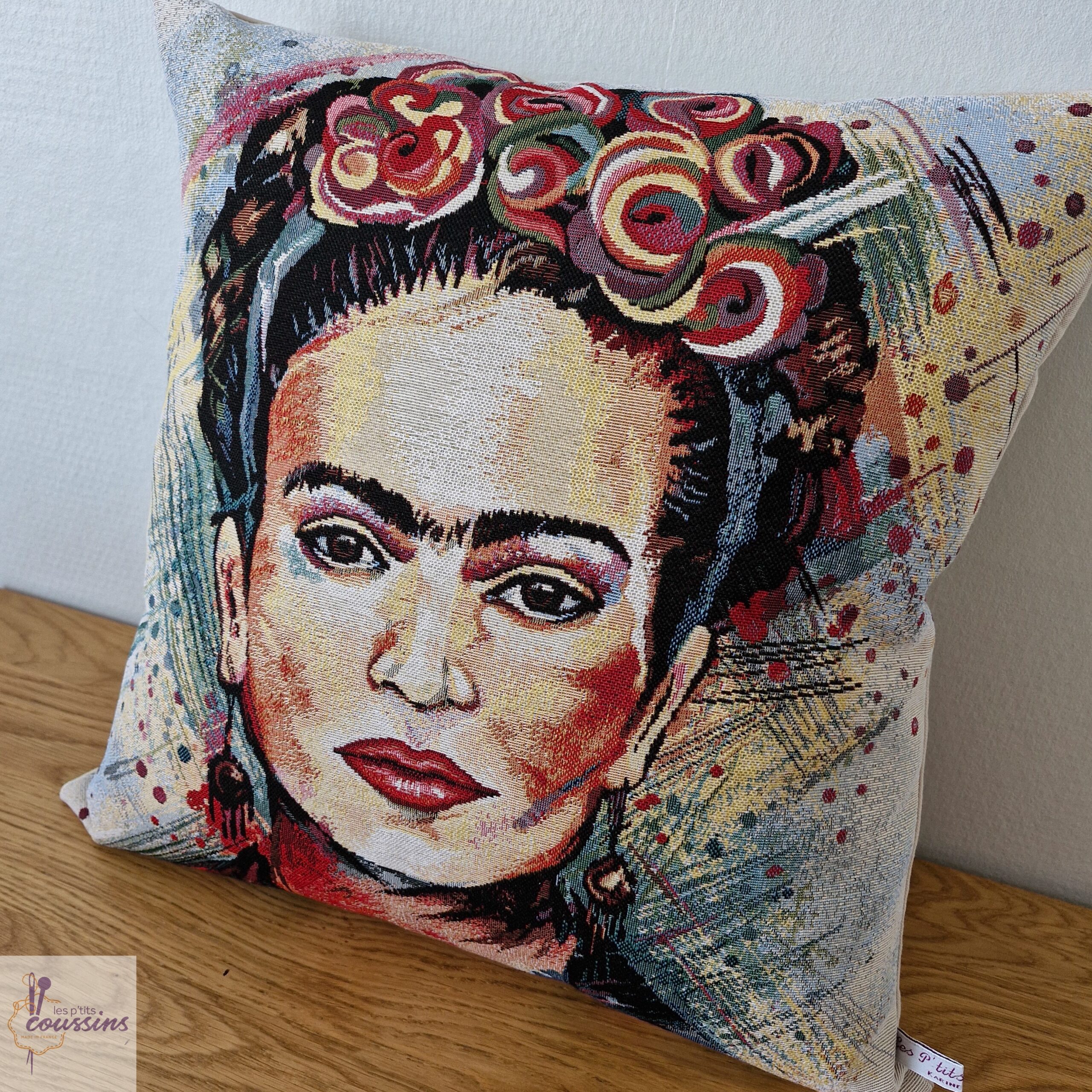coussin motifs portrait moderne de Frida Kahlo les ptits coussins