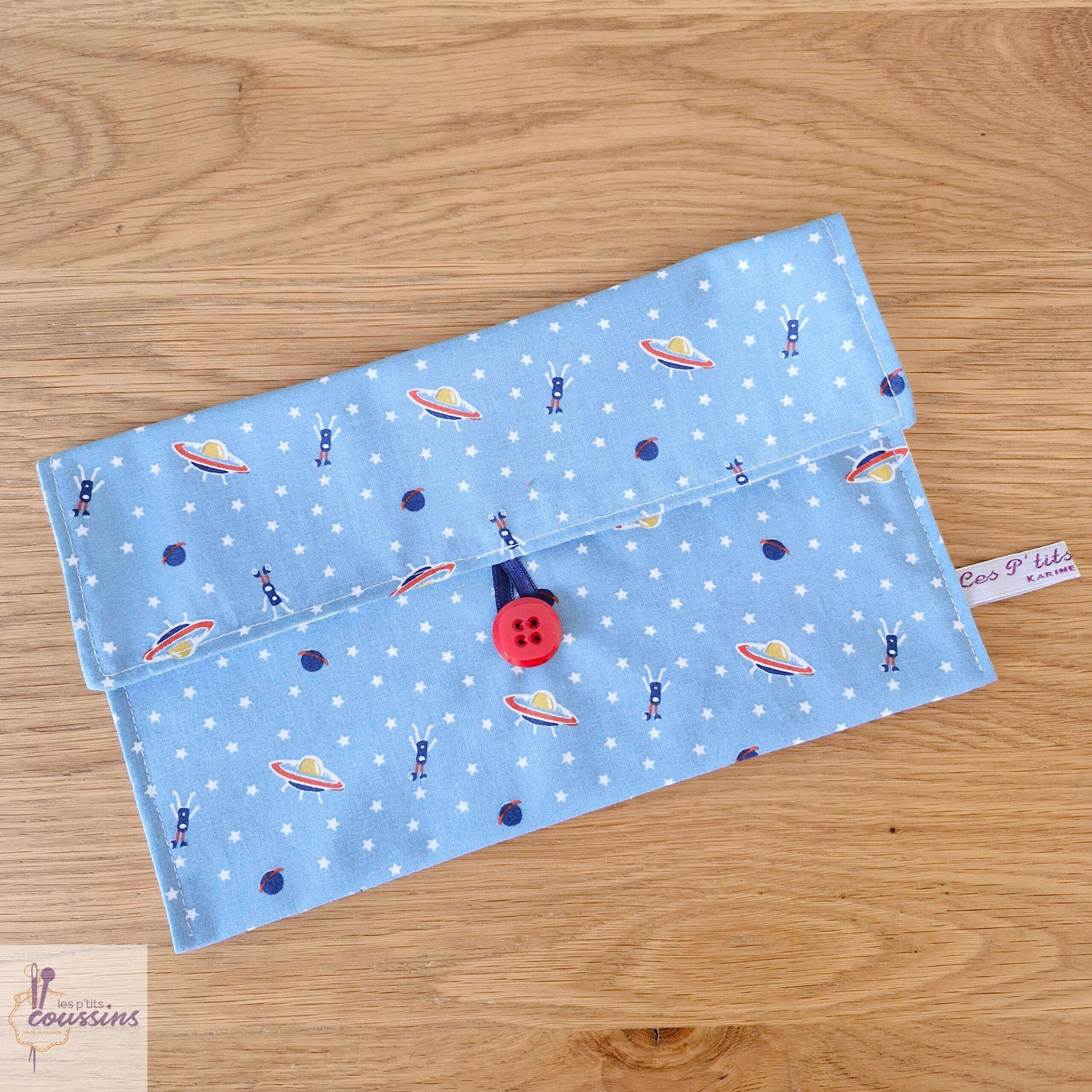 pochette range serviette de table pour enfant motifs soucoupes volantes les ptits coussins