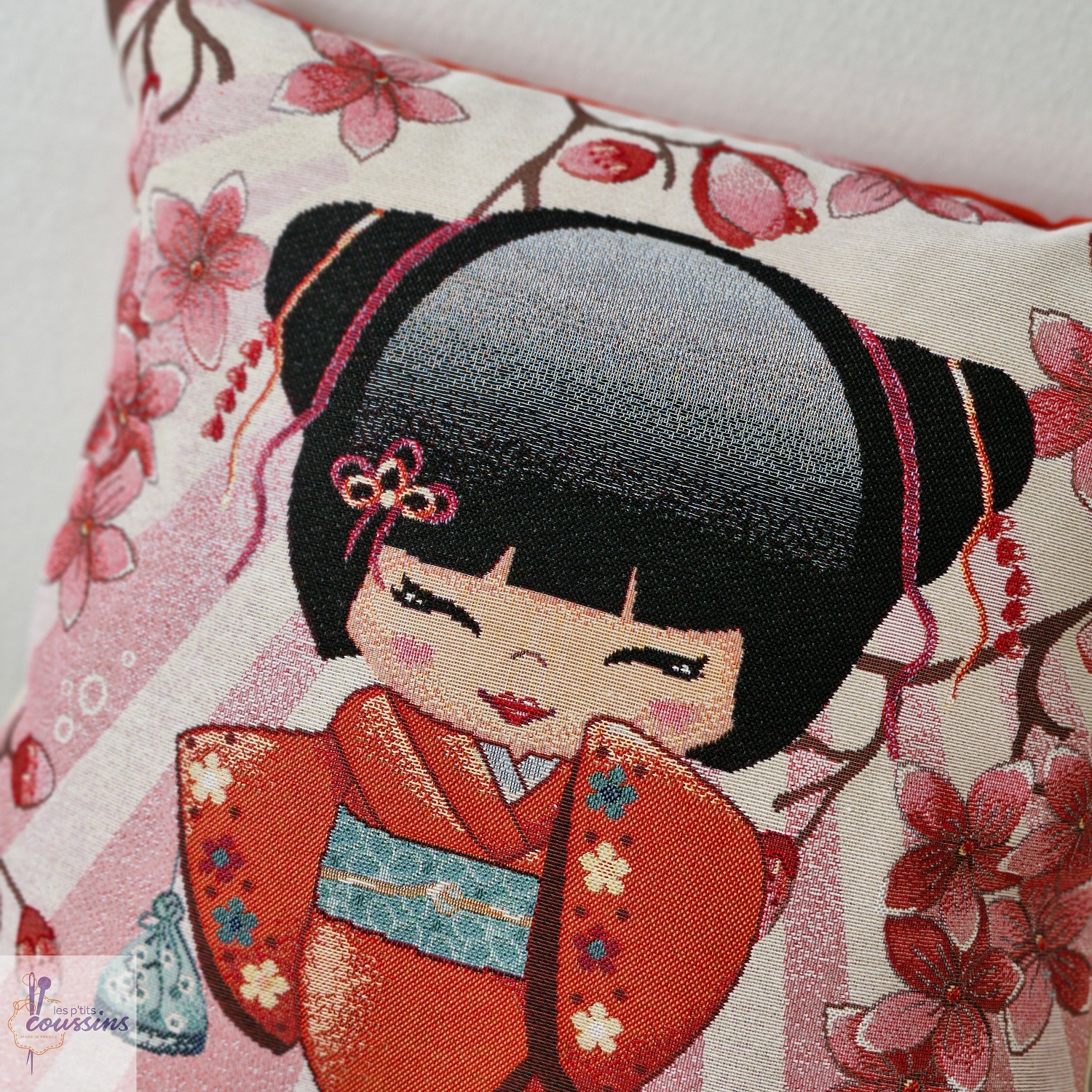 coussin motif kokeshi japonaise les ptits coussins